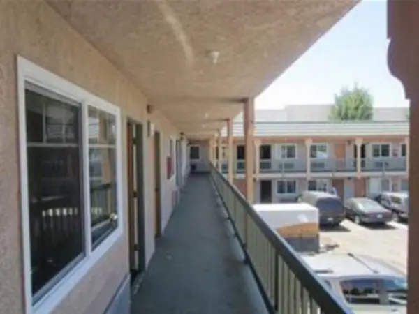 El Rancho Inn Main image