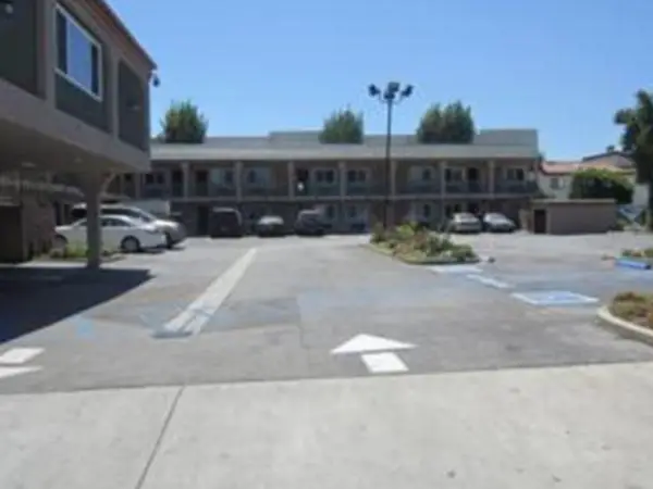 El Rancho Inn 8